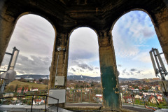 Výhled z věže na Liberec a Ještěd