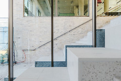 Vstupní část Centra je elegantně přívětivá