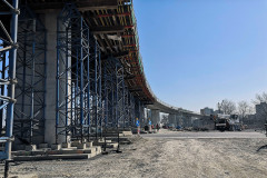 Podpěrná skruž a podpěry estakády