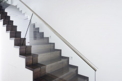 Čisté linie schodiště