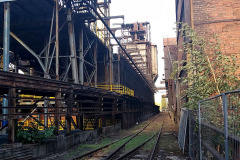 Strana, kde se koks vytlačoval přes vodicí vůz do hasicího vozu