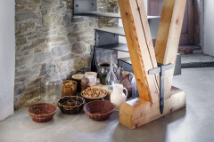 V mlýně vznikly nové obytné místnosti, které využívají tradiční i novodobé materiály