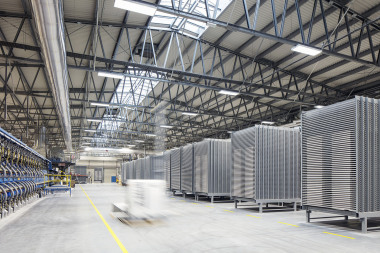 Výrobní závod v Chlumčanech má kapacitu výroby dlaždic až 13 milionů m2 za rok