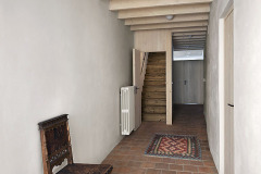 Pro podlahu v chodbě byly použity staré půdovky