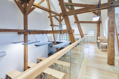 Hlavním cílem půdní vestavby bylo zachovat viditelné prvky střešní trámové dřevěné konstrukce