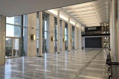 Architektonické řešení společenských prostor je jedním z nejlepších a nejfunkčnějších prvků celé stavby. Budova slouží opernímu a baletnímu souboru Národního divadla v Brně, kromě toho je pravidelně využívána souborem zpěvohry NDB. Rovněž se tu pořádají koncerty.