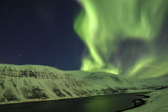 Další zajímavý úkaz, polární záře, se stavbařům na Islandu nabídl na povrchu. Fascinující nebeské divadlo zachytil Peter Kadial z partnerské firmy Suðurverk.
