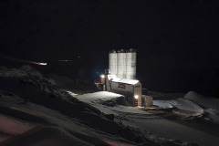 Betonárna po sněhové bouři