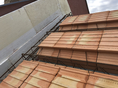 Sedlová střecha před betonáži