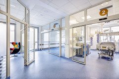 Ve druhém a třetím nadzemním podlaží jsou umístěny dvě shodně vybavené jednotky JIP