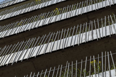 Nepravidelné zábradlí z ocelových prutů