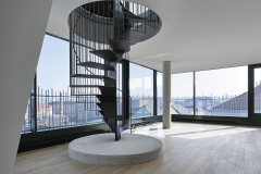 Schodiště na pobytovou část střechy